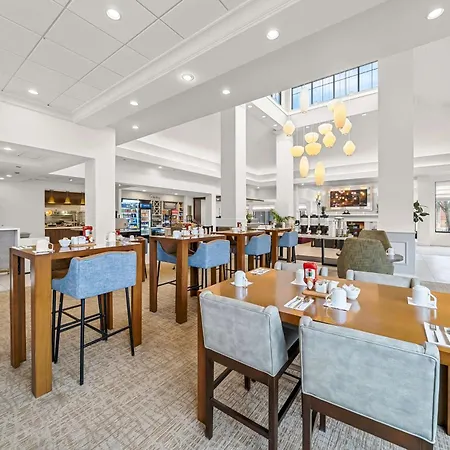 Hilton Garden Inn Plymouth-2